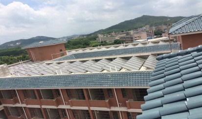 深圳平湖外国语学校---学校太阳能