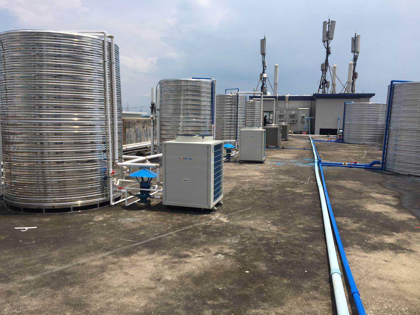 工厂宿舍安装空气能热水器