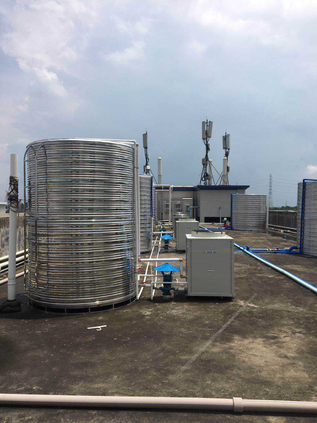工厂宿舍安装空气能热水器
